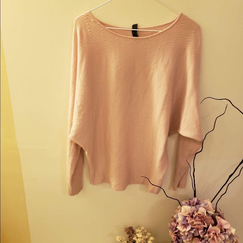 Francesca’s small super soft baby pink blouse